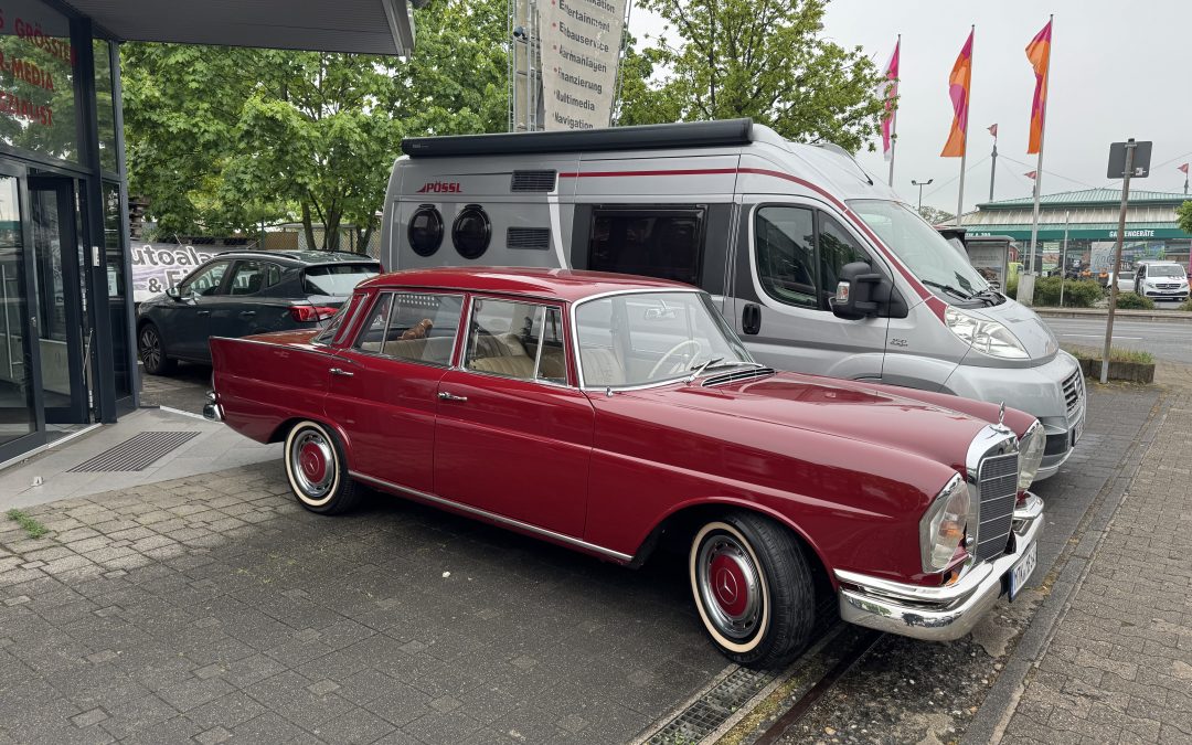 Mercedes 220 S