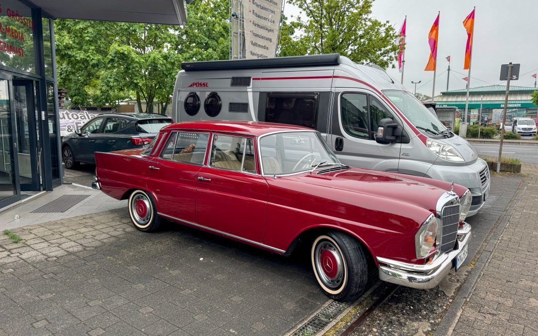Mercedes 220 S